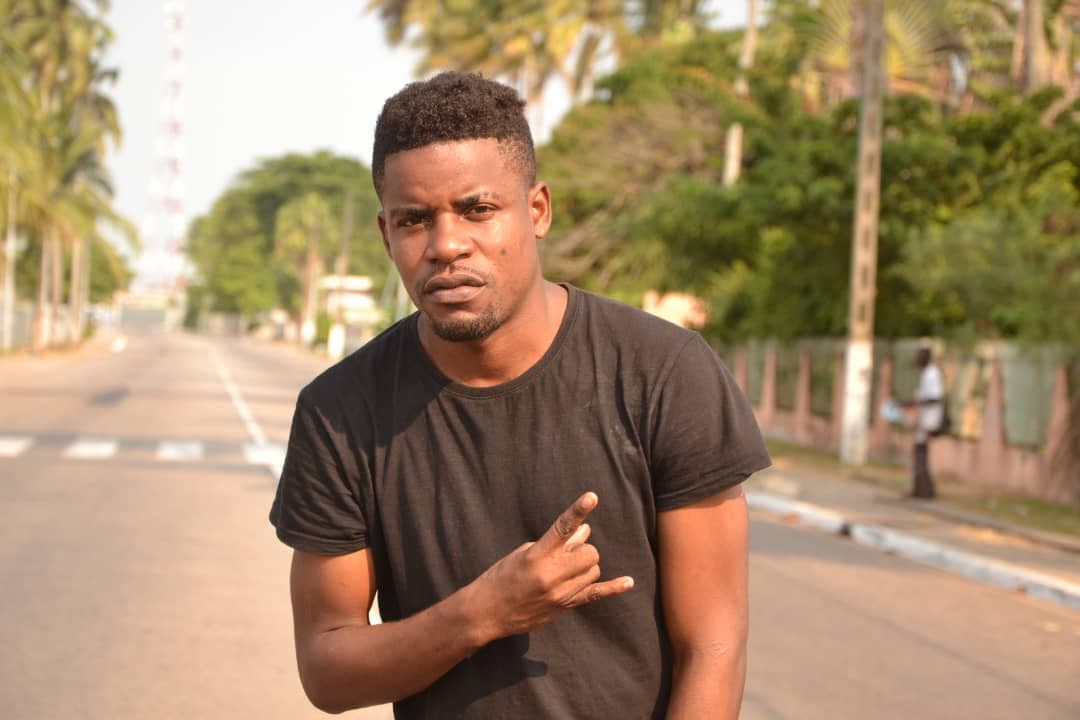 Golden-poignarder (prod by AMK)
