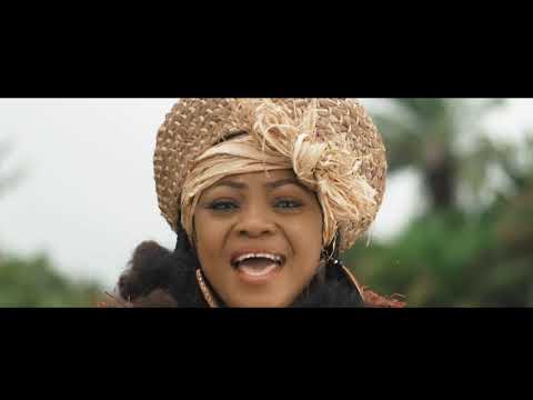 "You mèh" le nouveau clip de Nicole AMOGHO est dans les bacs